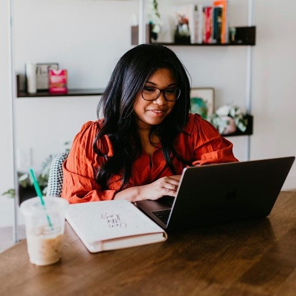 Meet your Posher, Thais - Picture 1 of 1